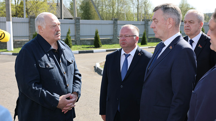 Лукашенко во время рабочей поездки в Витебскую область посещает Оршанский лесхоз