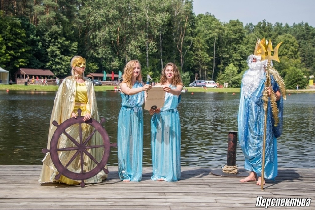 «Плавание на чем попало», болотный футбол и морская библиотека. «Праздник моря» пройдет на Августовском канале