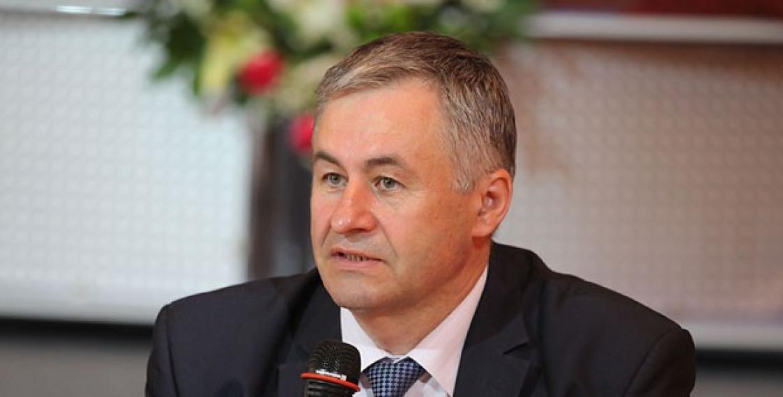 Александр Карлюкевич – о поправках в Закон «О СМИ», будущем журналистики, судьбе печатных книг и личных литературных пристрастиях