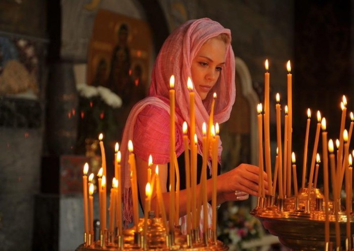 Православные верующие вспоминают день Усекновения главы Иоанна Предтечи