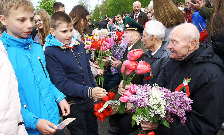 «Сирень Победы» зацвела в Коложском парке