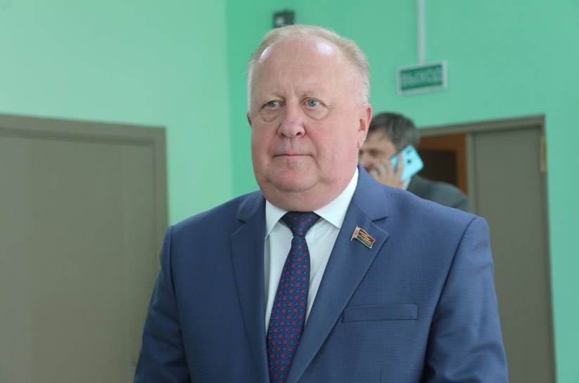 Виктор Лискович провел встречу с педагогическим активом Зельвенского района