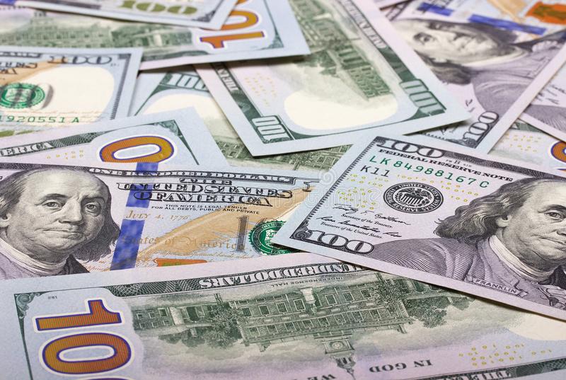 Доллар уже 2,54. Курсы валют стремительно растут на торгах 19 марта