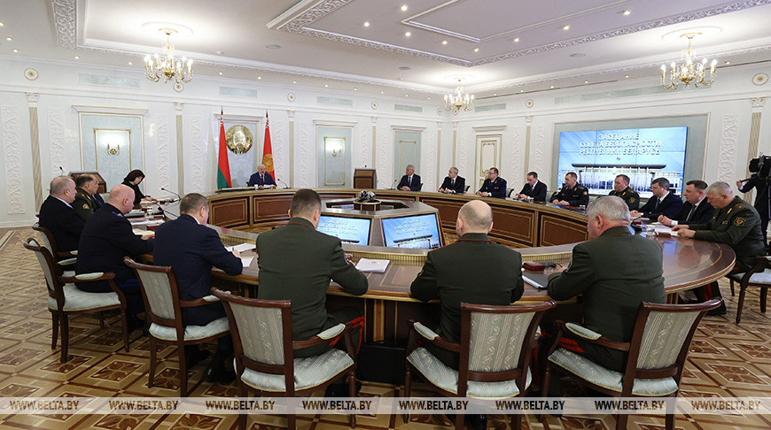 Александр Лукашенко: положения обновленной Конституции обеспечат развитие Беларуси в условиях вызовов и угроз