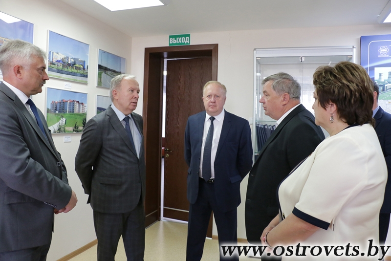 Заместитель премьер-министра Республики Беларусь Василий Жарко сегодня с рабочим визитом посетил Островец