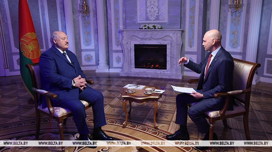 Лукашенко дал интервью межгосударственной телерадиокомпании "Мир"