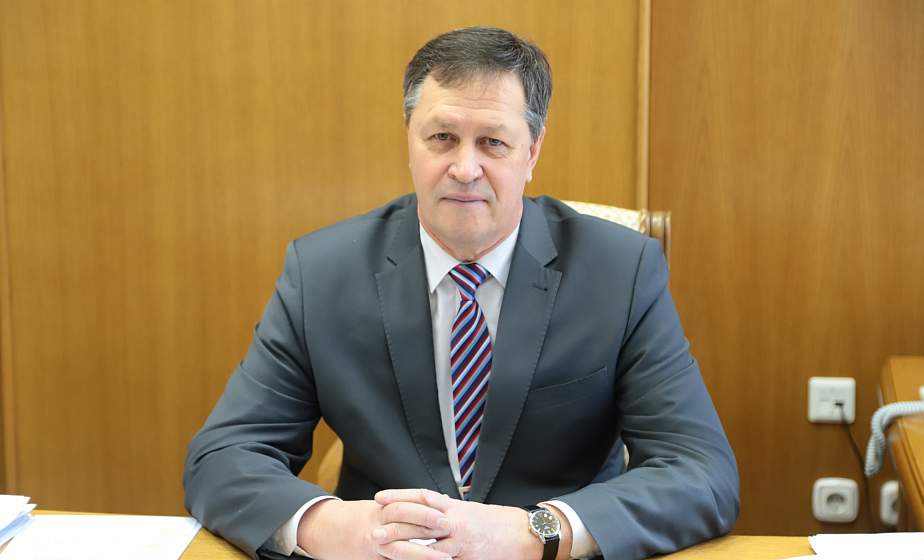 Наведение порядка на земле, транспортное и медицинское обслуживание. Субботнюю прямую линию провел управляющий делами облисполкома Игорь Попов