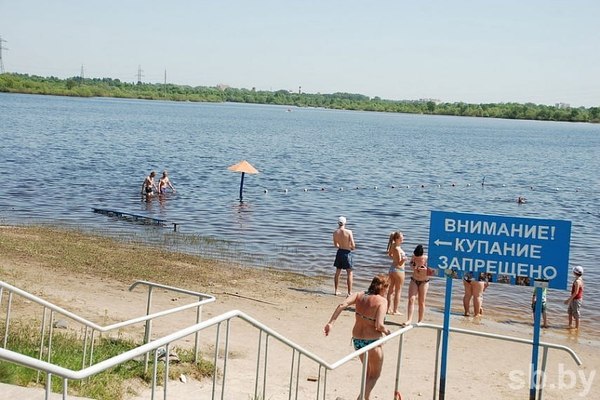 В Беларуси купание запретили в 15 зонах отдыха и ограничили в более чем 20. В Гродно – на центральном городском пляже