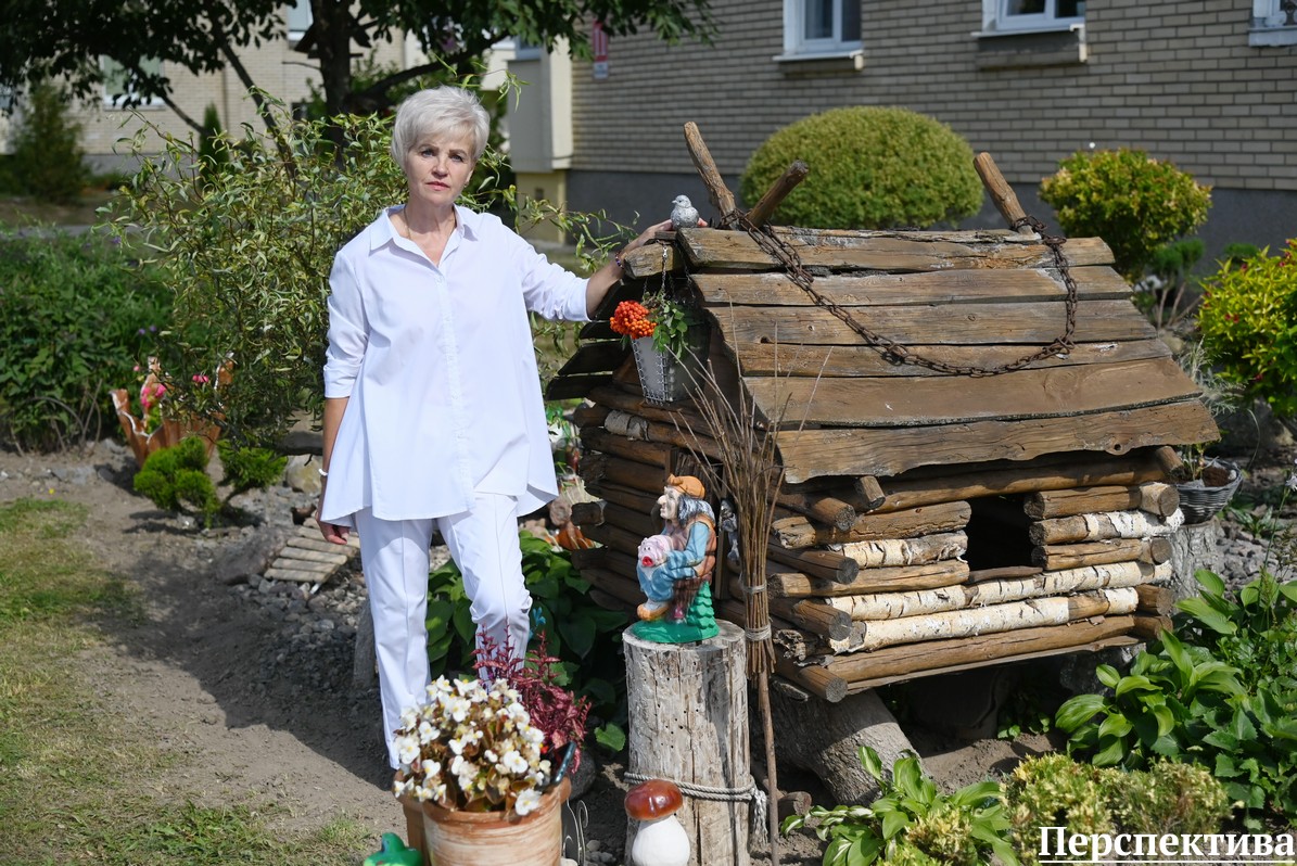 Королева цветника: как жительница Обухово благоустравивает территорию дома