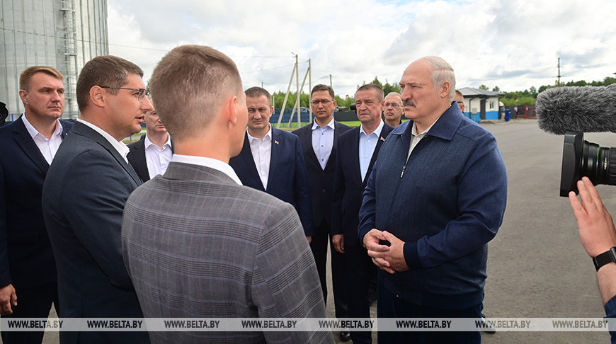 "Это пример создания нового хозяйства". Александр Лукашенко о причинах приезда на Мядельщину