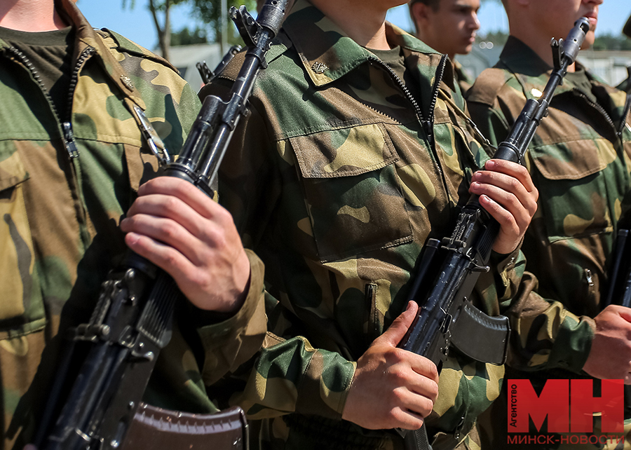 Народное ополчение позволит Беларуси увеличить число защитников страны в разы — министр обороны