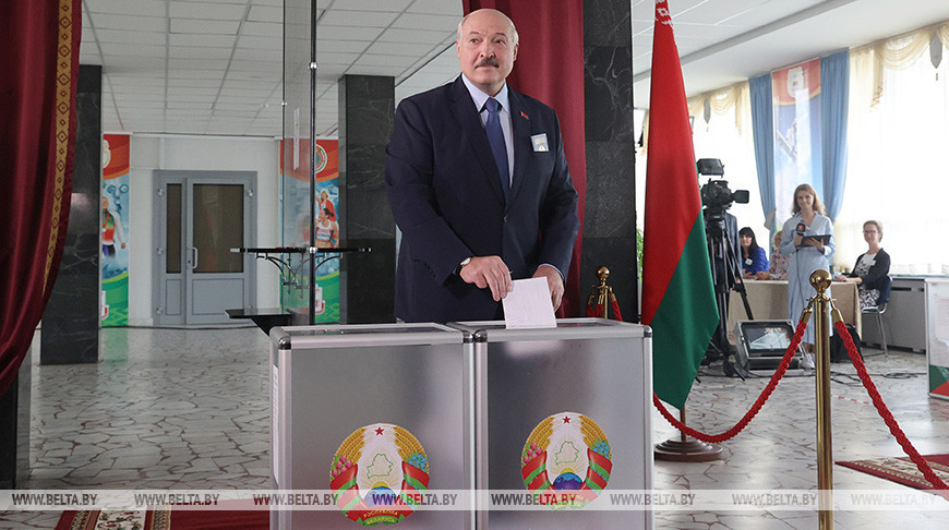 Лукашенко проголосовал на президентских выборах