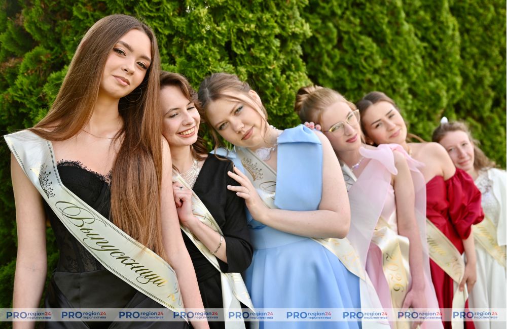 Пятеро из двенадцати выпускников Квасовской СШ - золотые медалисты