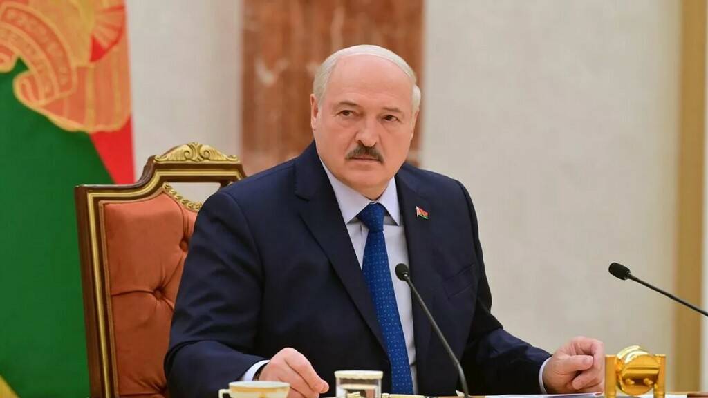Лукашенко: мы сделаем серьезную ракету ― видео