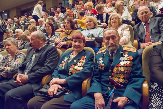 В Гродно прошли торжественное собрание и праздничный концерт, посвященные 71-й годовщине Великой Победы