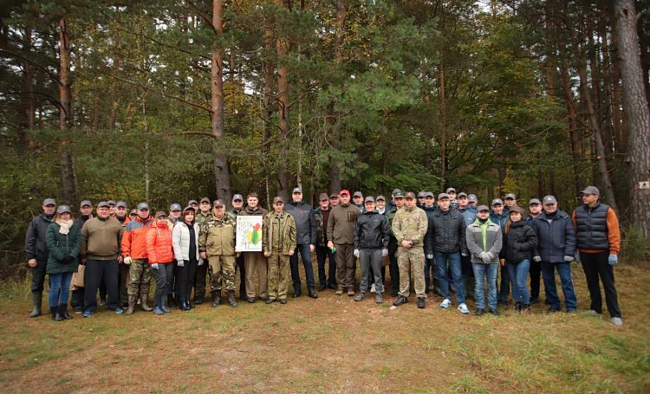За десять лет акция "Чистый лес" объединила более 100 000 жителей региона. К масштабной инициативе сегодня присоединился председатель облисполкома Владимир Караник