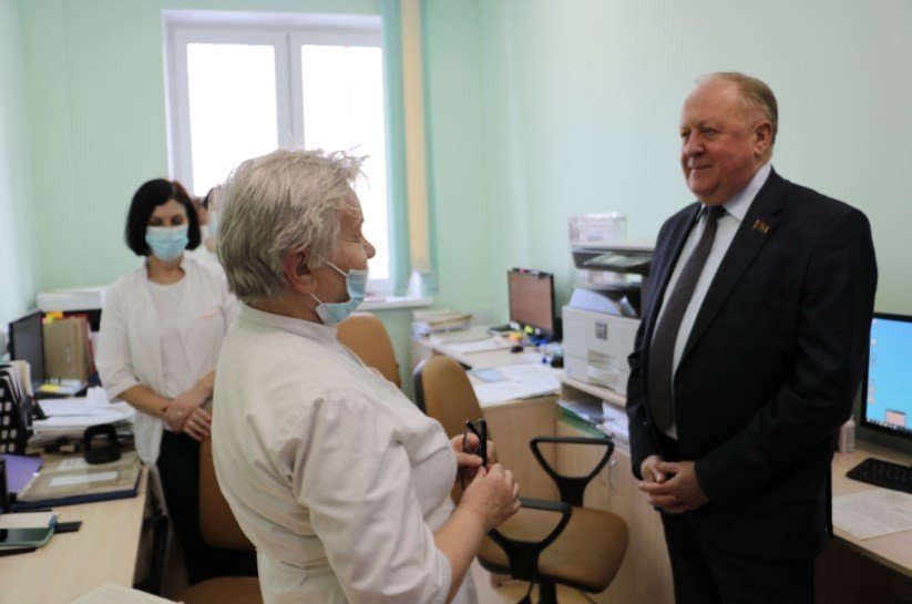 Виктор Лискович с рабочим визитом посетил Островецкую ЦКРБ