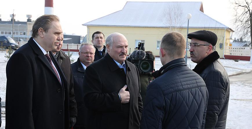 Александр Лукашенко посещает Гродненскую область, его ждут на "Молочном мире"
