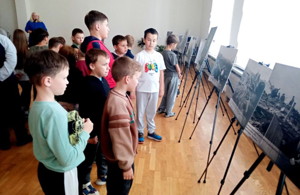 В Скиделе открылась фотовыставка «Фронт и тыл - одна сторона медали»
