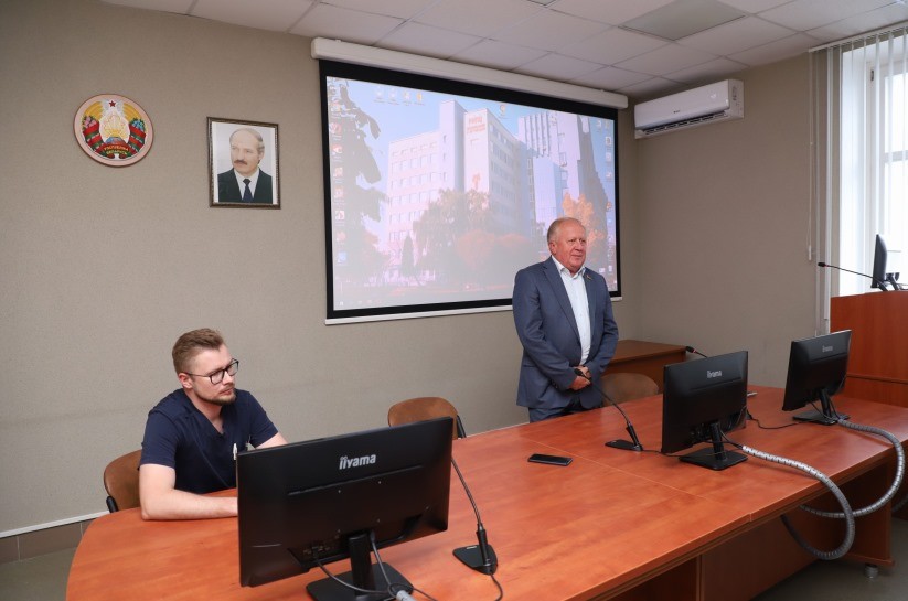 Член Президиума Совета Республики Виктор Лискович встретился с трудовым коллективом РНПЦ травматологии и ортопедии