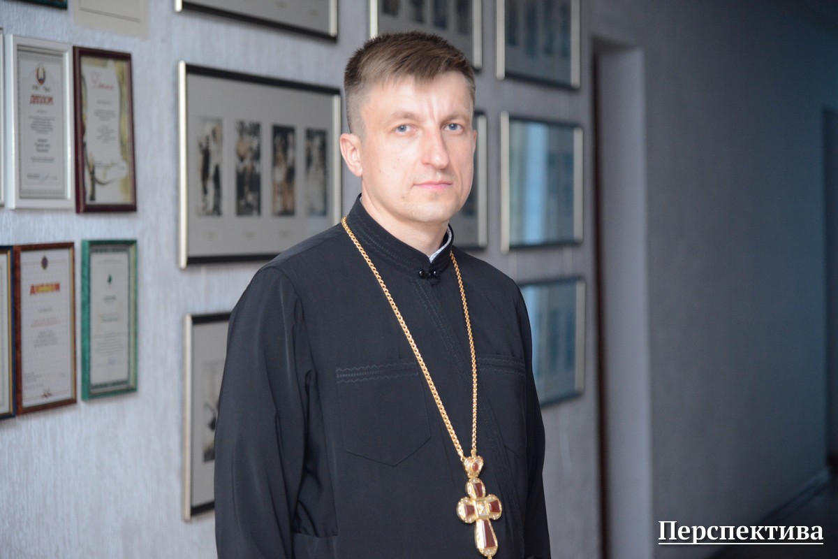 Протоиерей Кирилл Близнюк из Скиделя был награжден правом ношения наперстного креста с украшениями