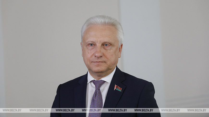 Сенатор: белорусы с большим интересом участвуют в обсуждении проекта Конституции