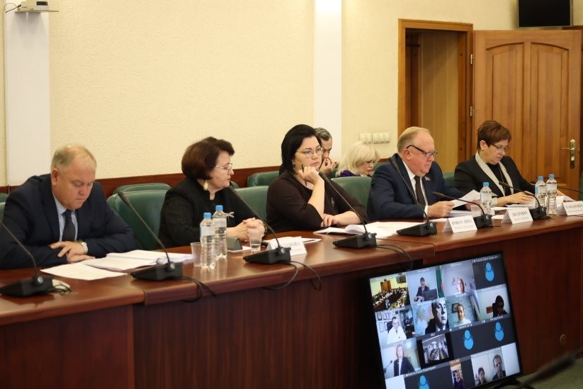 Член Президиума Совета Республики Виктор Лискович принял участие в заседании Комиссии ПС по труду, социальной политике и здравоохранению