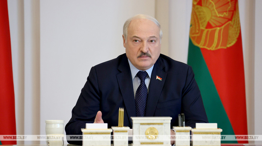 Вывести из тени председателей райисполкомов и расшевелить руководителей предприятий. Подробности жесткого разговора у Александра Лукашенко