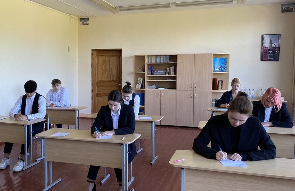 В Беларуси стартовали ЦЭ и ЦТ: что нужно знать выпускникам