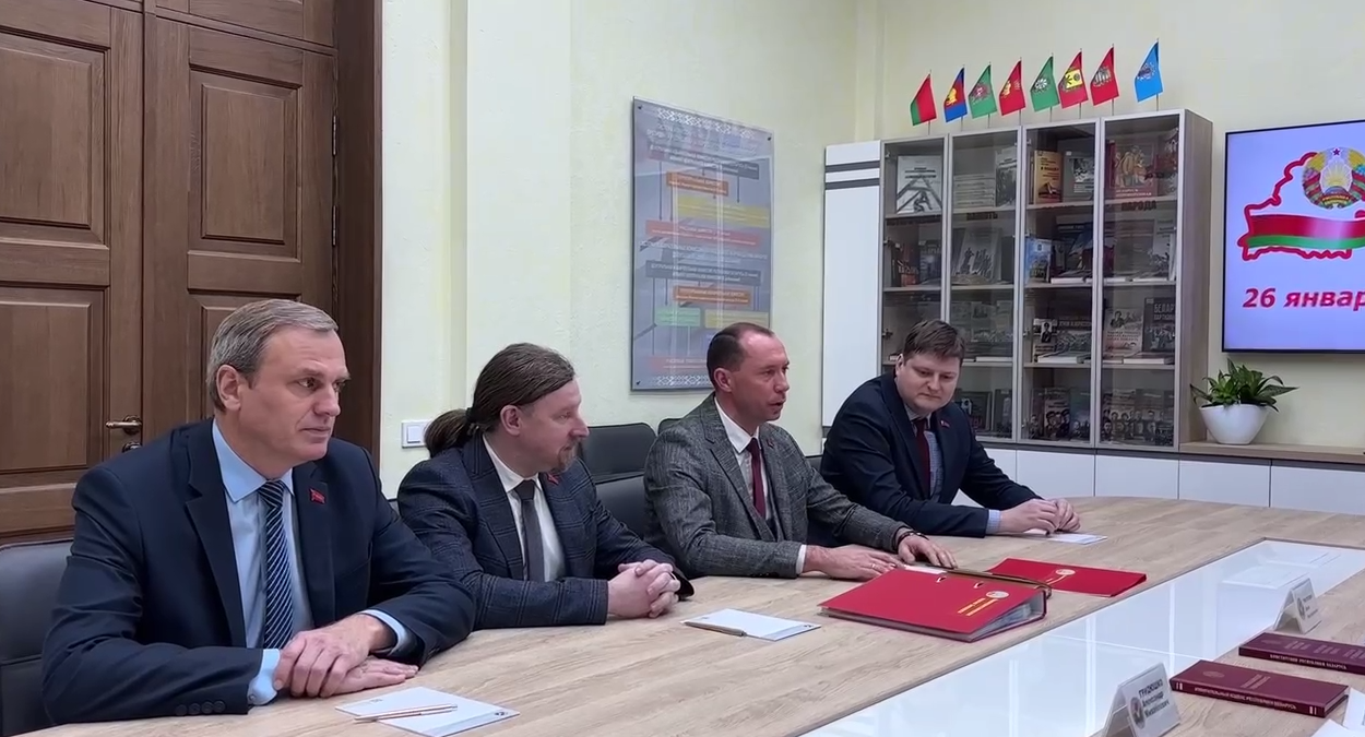 В ЦИК представлены документы о регистрации инициативной группы по выдвижению Сергея Сыранкова кандидатом в Президенты