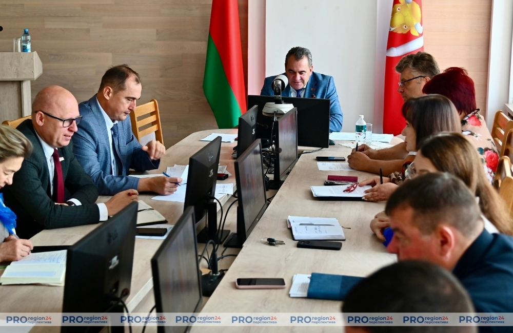 Планерка у главы района: уборка зерновых на фермерских землях, инвазивы и подготовка к отопительному сезону