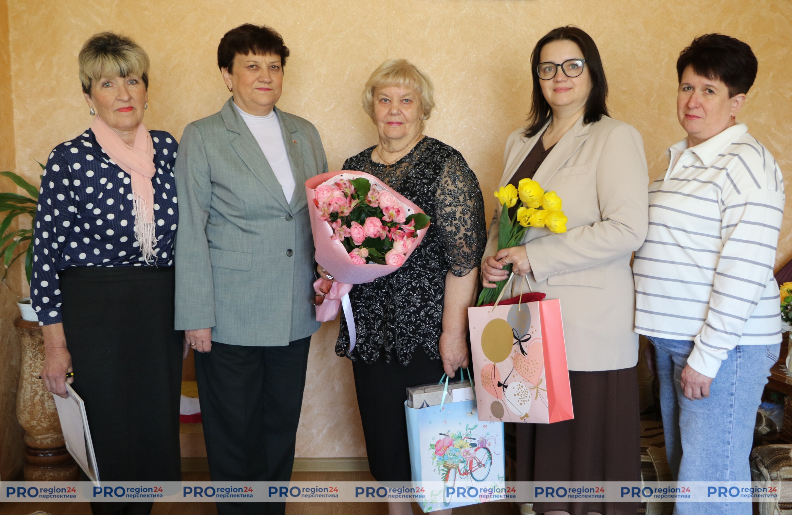 80-летний юбилей отмечает первый заведующий детсада в Подлабенье Елена Искам
