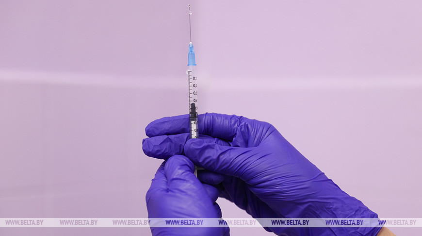 Пиневич: разработка отечественной вакцины от COVID-19 идет по графику