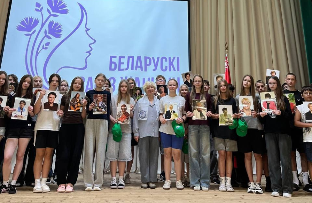 Путешествие продолжается: передвижная выставка «Женщины Гродненщины» побывала в лагере «Сузорье»