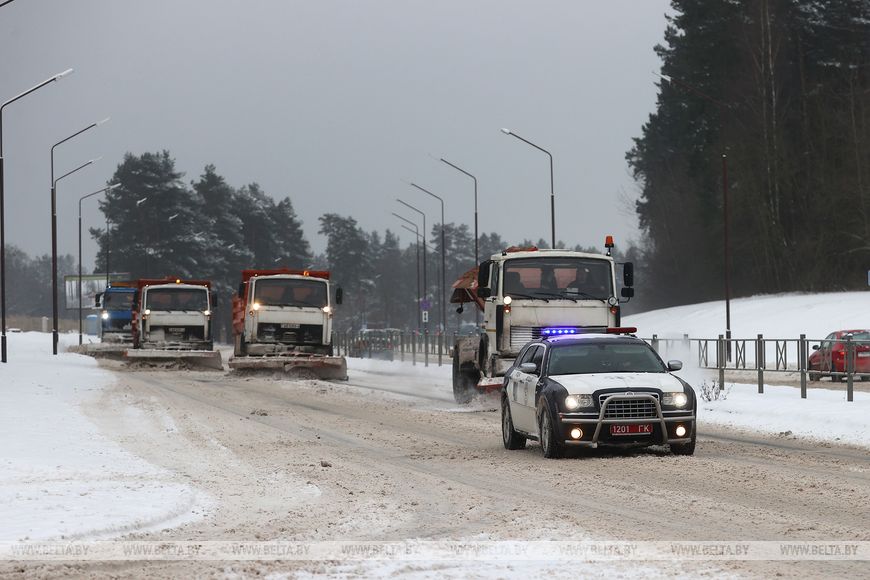 ФОТОФАКТ: Уборка снега в Гродно ведется круглосуточно