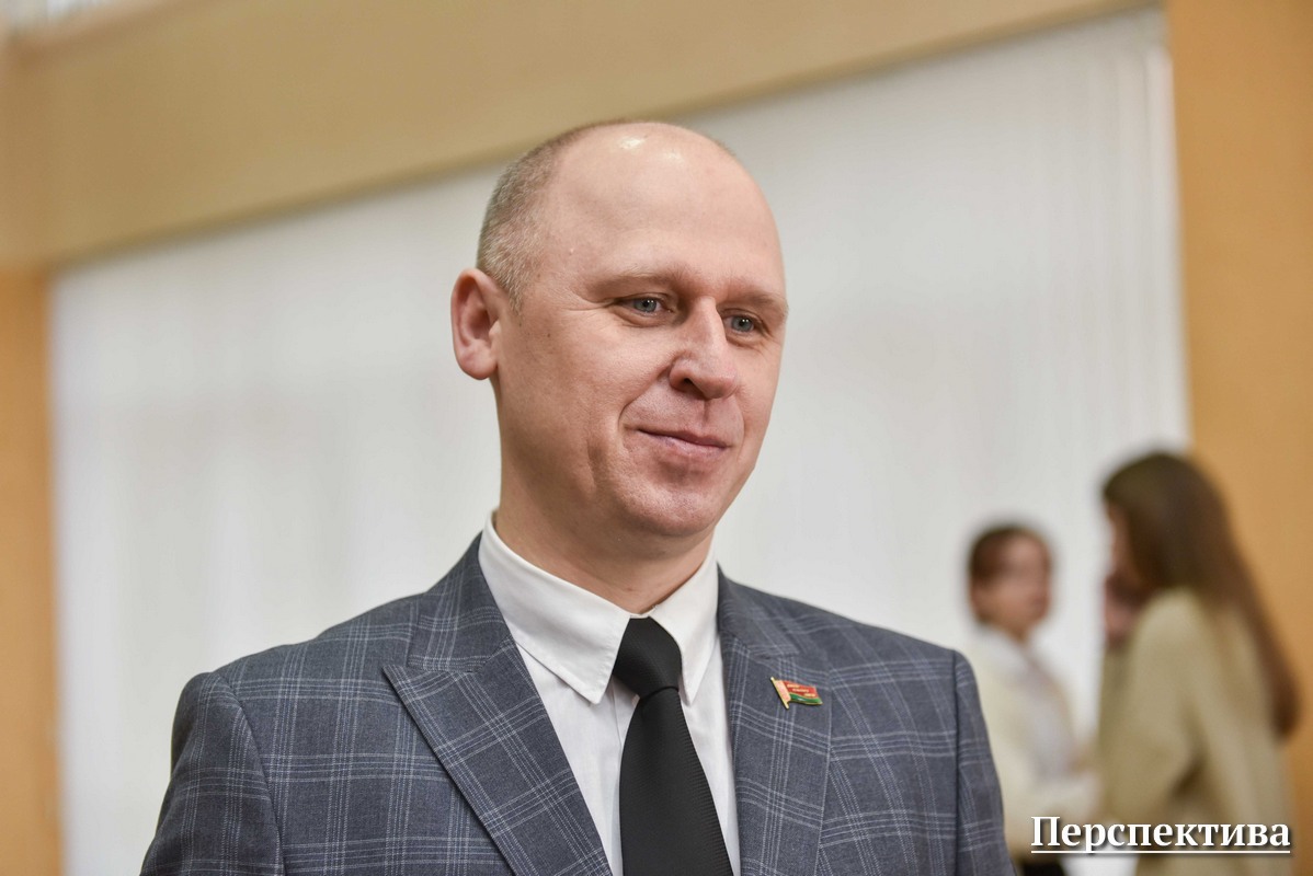 Председателю Поречского сельисполкома Андрею Мацкевичу вручили почетный Знак «За особый вклад в увековечивание памяти защитников Отечества»