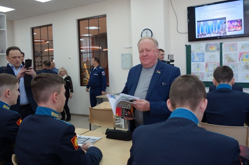 Член Президиума Совета Республики Виктор Лискович посетил Оренбургское президентское кадетское училище