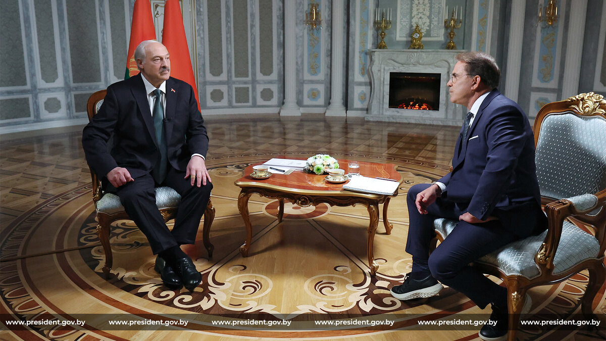  Александр Лукашенко дал интервью телеканалу RT и ведущему Рику Санчесу