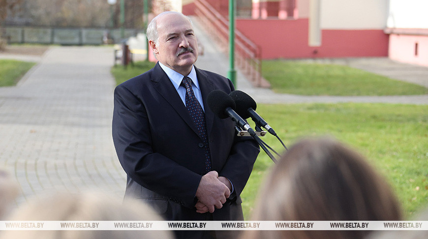 Три поездки за неделю. Чем занимался Александр Лукашенко в Лиде и почему поехал в Добруш и Устье