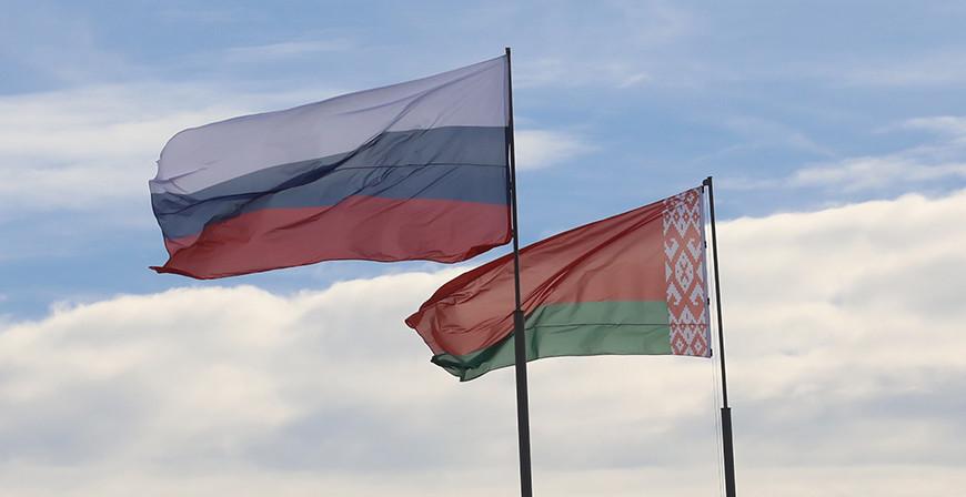 Александр Лукашенко подписал постановление об освобождении Григория Рапоты от должности госсекретаря Союзного государства и назначении Дмитрия Мезенцева