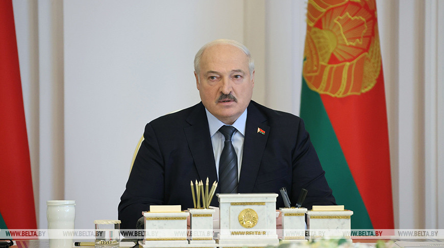 Лукашенко поручил системе образования провести работу над ошибками