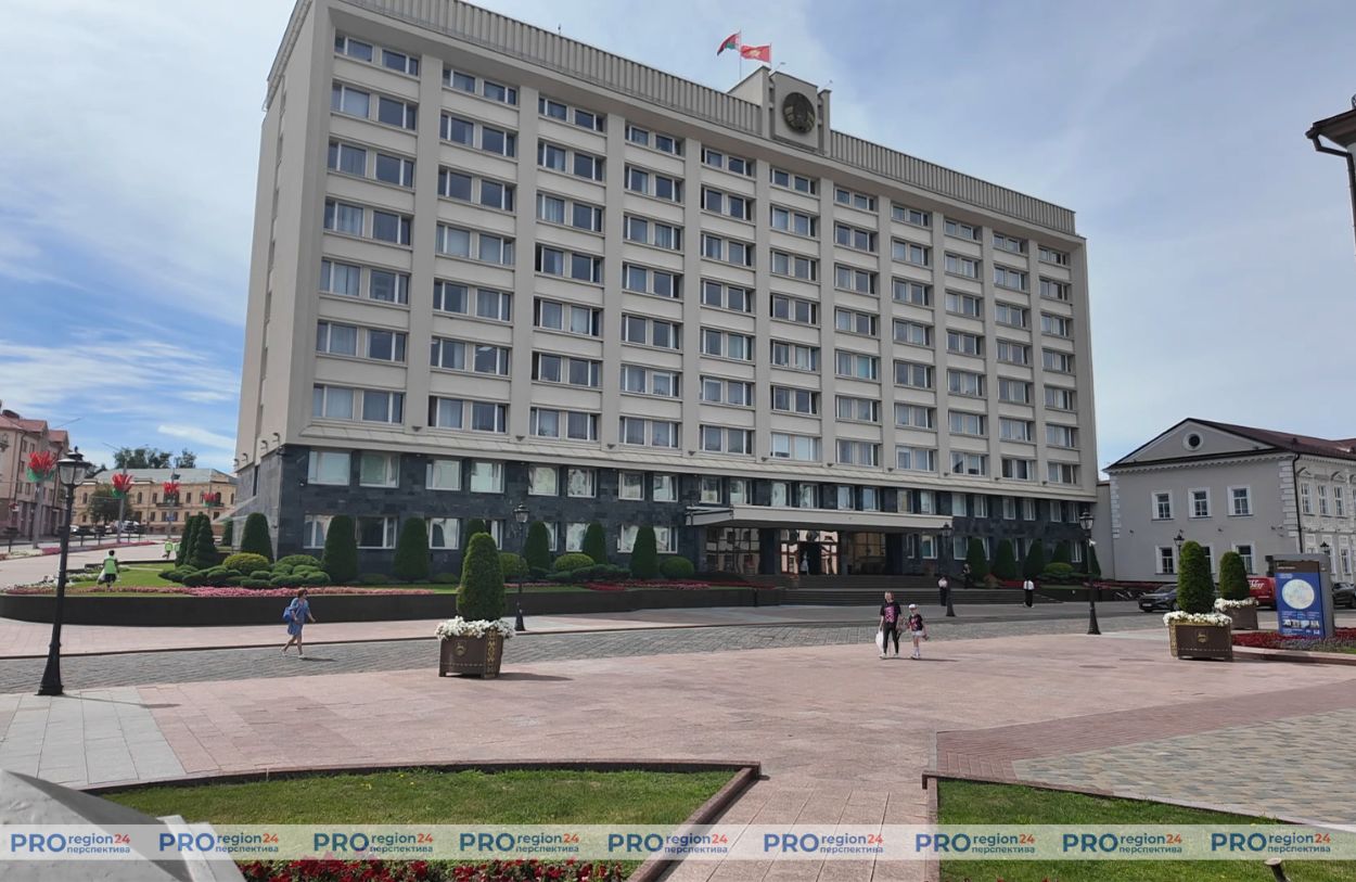 В облисполкоме обсудили готовность к уборочной кампании