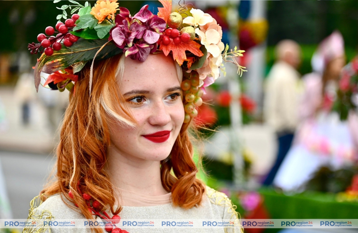 "Кветка-фэст": инсталляции из цветов украсили День города Гродно