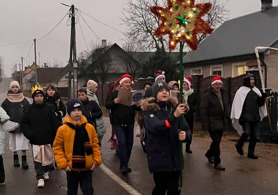 Ой, Колядочки! Атмосфера новогодних и Рождественских праздников царит во всех агрогородках и деревеньках района