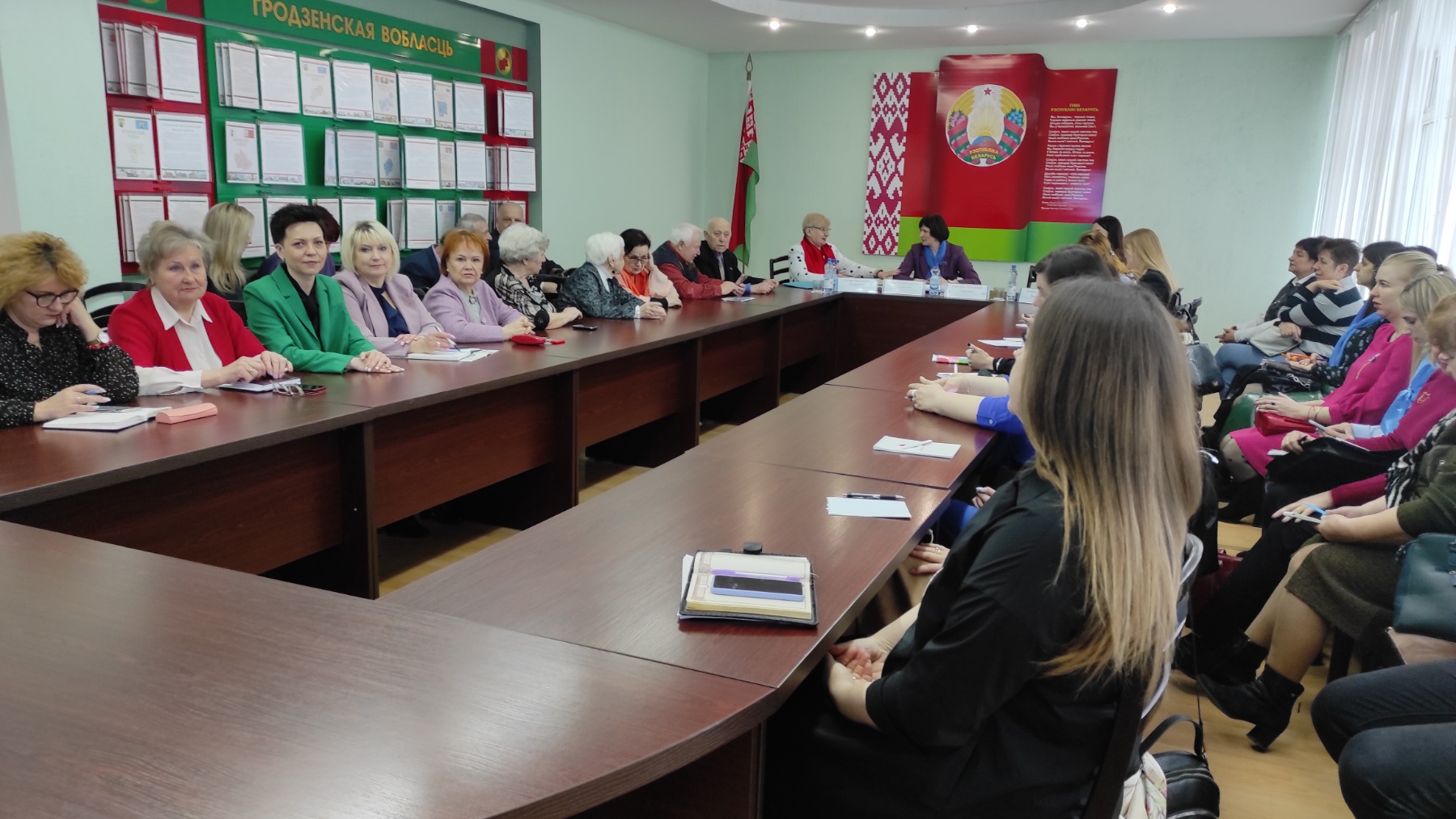 Коммунисты Гродно и члены «Белорусского союза женщин» приняли участие в открытом диалоге о Послании Президента Республики Беларусь