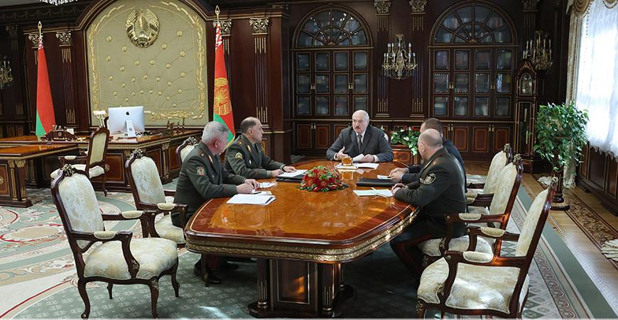 Александр Лукашенко назвал ситуацию с мигрантами на границе гуманитарной катастрофой