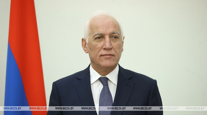 Лукашенко поздравил Президента Армении Ваагна Хачатуряна с днем рождения