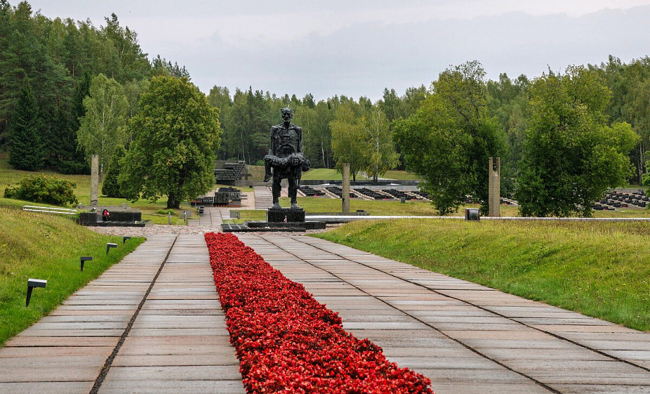 50 лет назад состоялось открытие мемориального комплекса «Хатынь» (+ видео)