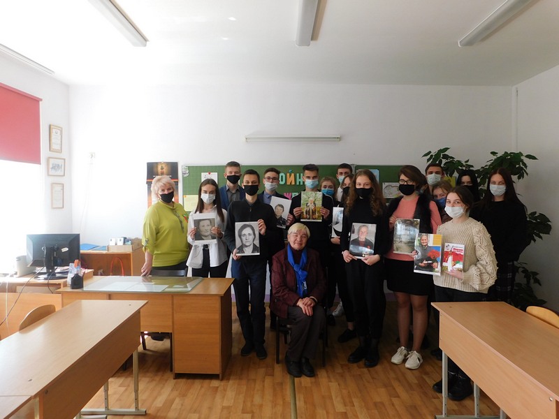 Председатель  Гродненской районной организации ОО «БСЖ»  Лилия Кашенкова 4 мая провела со старшеклассниками  Средней школы № 3 г. Скиделя урок «Беларусь помнит. Женское лицо Победы»