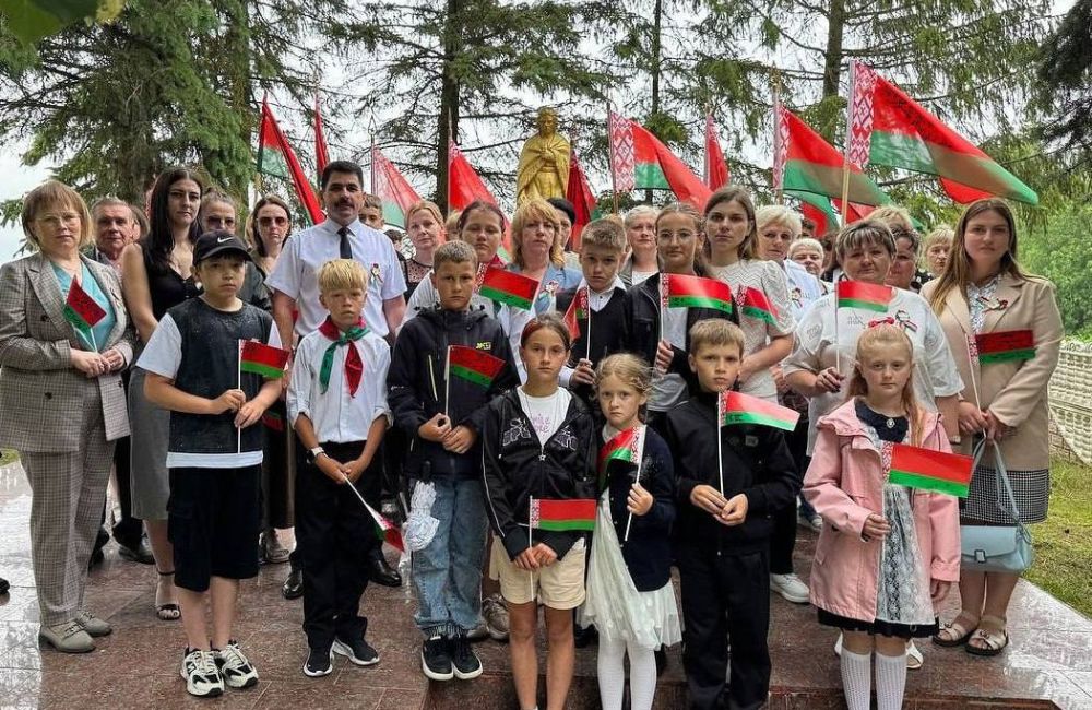 Вахта памяти: коллектив ПК имени В.И. КРЕМКО почтил героев у мемориалов Гродненского района